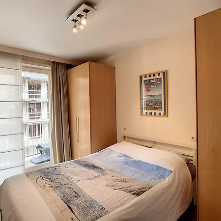 Near Belgian Coast With Terrace דירה