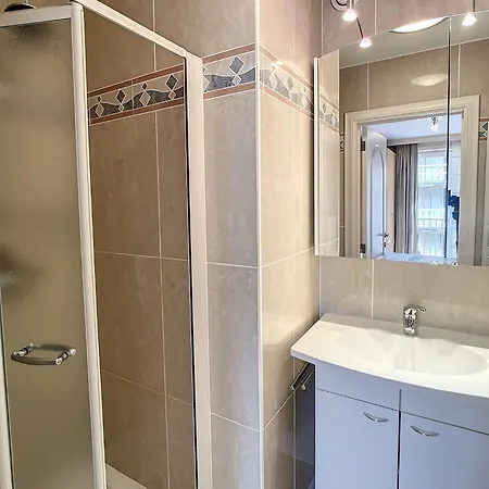 Cozy For 5 Persons In Zeerobben Apartment Knokke-Heist