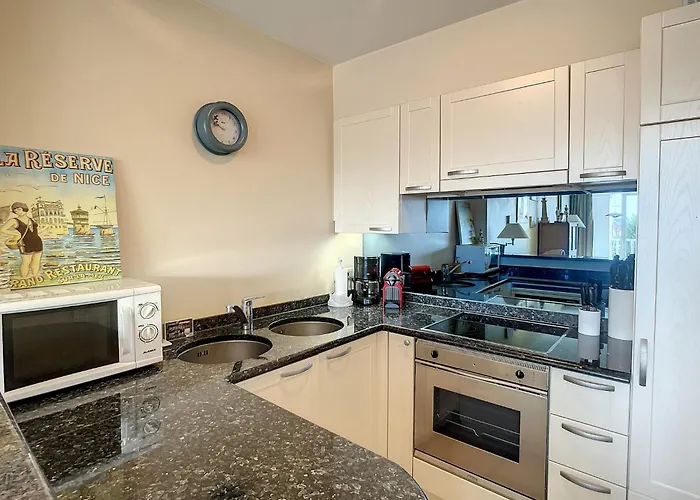 아파트 Near Belgian Coast With Terrace